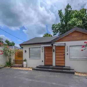 Chic Pad In Center Of Seminole Heights-322 Apartment